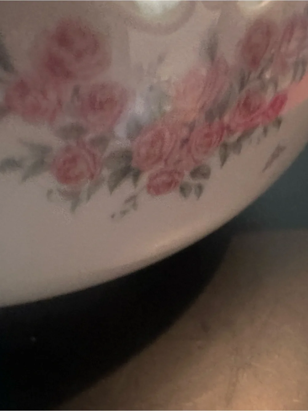 Lenox Fruit/vegetable Bowl Petite Rose with 24 Carat Gold Rim 8 inches across